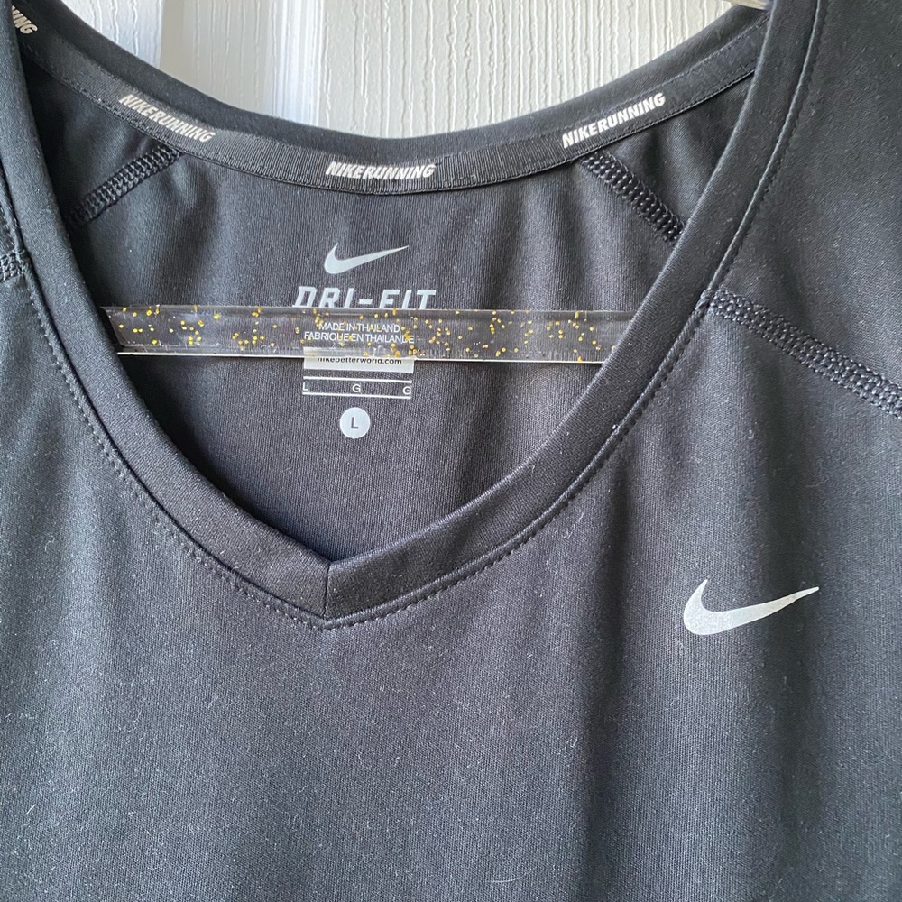 Nike sport ladies top - Picture 2 of 3
